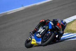 Moto2, Jerez2: Pole tricolore con Marco Bezzecchi
