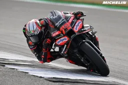 MotoGP Silverstone: con Bezzecchi è festa Aprilia! Quartararo "beffato" dalla Yamaha