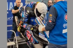 Superbike, a cosa servono quelle strane operazioni nel box? Ecco la spiegazione