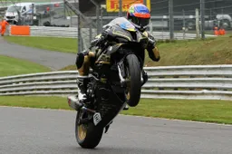 Billy McConnell rinnova con OMG Racing per la STK1000 britannica