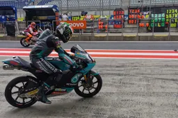 Moto3 GP Stiria, Prove 2: Binder in testa, 1-2 Petronas con McPhee 2°