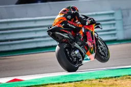 MotoGP, Misano-2: a Brad Binder le FP2, 17 piloti in un secondo!