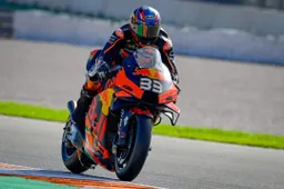 MotoGP, le lotte tra rookie: Binder verso il titolo, Canet vs Garzó in Moto2
