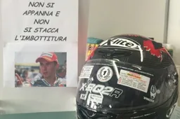 La visiera di Lorenzo diventa uno sfottò