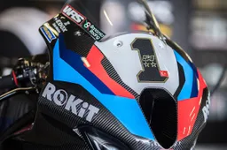 Superbike, BMW riparte con tanti dubbi: telaio, motore e la MotoGP