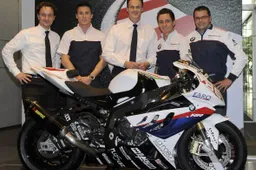 Superbike: ufficiale, BMW Italia con Toseland e Badovini