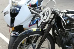 Tourist Trophy: BMW Motorrad ripercorre i successi al TT con Meier e Dunlop