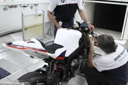 Superbike: BMW prova in laboratorio... ad alta quota!