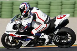 Superstock 1000: nuova omologazione per la S1000RR
