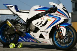 Ecco la BMW S1000RR che correrà nell'IDM Superbike 2009