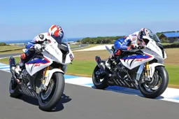 Superbike: le due BMW S1000RR ufficiali "in parata"