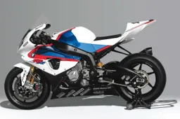 IDM Superbike: via libera alla BMW S1000RR