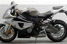 Superstock 1000: omologata la BMW S1000RR