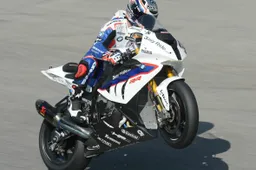 Superbike: BMW Motorrad Motorsport ancora al lavoro