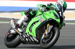 Bol d'Or: dopo 15 anni la Kawasaki torna alla vittoria con il Team SRC, 2° Suzuki SERT