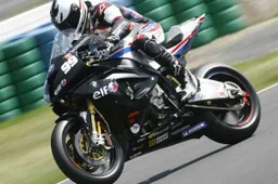 Bol d'Or: i "Pre-Test" con BMW e Suzuki SERT protagoniste