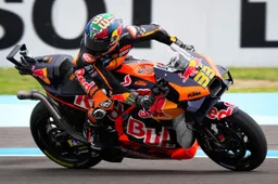 MotoGP Argentina: Sprint-show, solo Brad Binder argina Marco Bezzecchi