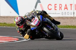 Bradley Ray vince ed ipoteca il titolo del British Superbike 2022