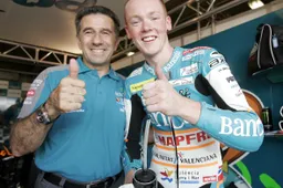 125cc: Bradley Smith e Jenson Button nel Triathlon