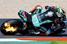 Peter Hickman da record anche nel British Superbike