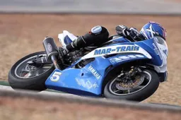 BSB: in Spagna i primi test del British Supersport 2013