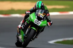 Superbike: tre podi per Parkes e Kawasaki nel BSB