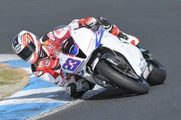 Supersport Phillip Island Warm Up: Parkes con un giro "lanciato"