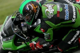 BSB Brands Hatch Prove Libere 2: doppietta Kawasaki