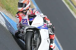 Supersport Phillip Island Prove 1: Parkes inaugura il 2012