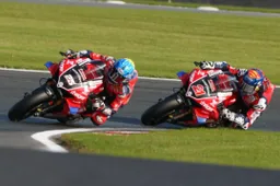 BSB Oulton Park Gara 3: Brookes vince per la riscossa Ducati