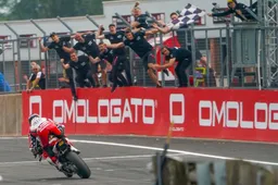 British Superbike: Bridwell vs Irwin, Oulton Park è un affare Ducati