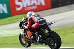 BSB Brands Hatch Prove Libere 2: Brookes seguito da Sykes