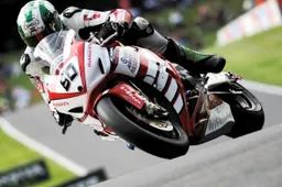 BSB Cadwell Park Gara 2: Peter Hickman a sorpresa