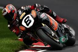 BSB: Ryuichi Kiyonari e Shane Byrne con HM Plant Honda