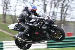 BSB: iniziati i test a Cadwell Park, Brookes già... salta!