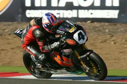 BSB: per la finale di Oulton Park quattro piloti in 19 punti