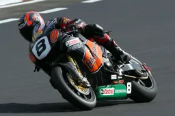 BSB Brands Hatch Prove Libere 4: Kiyonari OK sul bagnato
