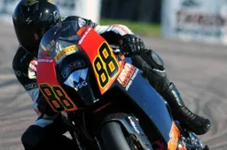 BSB: Alex Lowes con la Redline KTM a Oulton Park