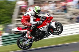 BSB: Peter Hickman a Silverstone con una BMW Superstock