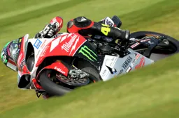 BSB Cadwell Park Gara 1: prima vittoria per Tommy Bridewell