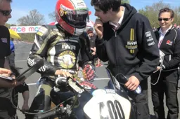 BSB Oulton Park Gara 1: vince Alex Lowes, Byrne a terra