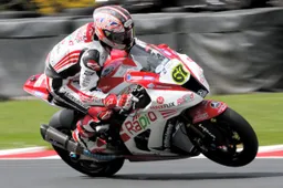 BSB Oulton Park Gara 2: 50esima vittoria di Shane Byrne