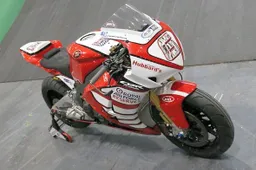 BSB: Simon Andrews con i colori RAF Reserves Honda