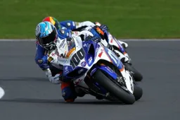 BSB: Neil Hodgson resta al team Motorpoint Yamaha