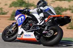 BSB: Neil Hodgson "La Yamaha R1 è una moto... strana"