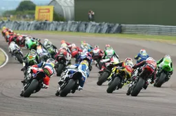 BSB Si corre a Thruxton: velocità massima per lo show del British Superbike