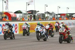 BSB I trascorsi del British Superbike a Thruxton