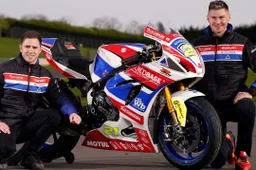 Christian Iddon e Danny Kent coppia Buildbase Suzuki per il BSB