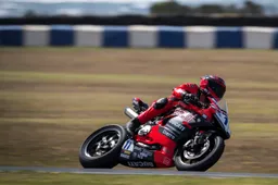 Supersport Phillip Island prove 2: Bulega riporta la Ducati al comando
