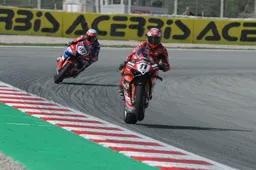 Superbike Catalunya Prove 2: Nicolò Bulega scatenato, Bautista nel mirino